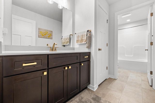 N67W25382 Breckenridge COURT, Sussex, WI 53089