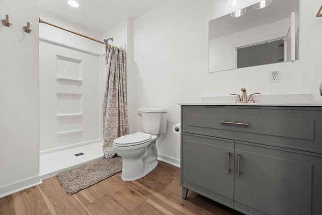 N67W25382 Breckenridge COURT, Sussex, WI 53089