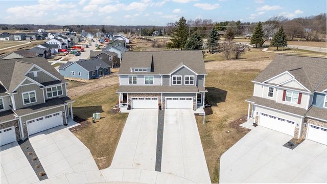 N67W25382 Breckenridge COURT, Sussex, WI 53089