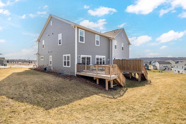 N67W25382 Breckenridge COURT, Sussex, WI 53089