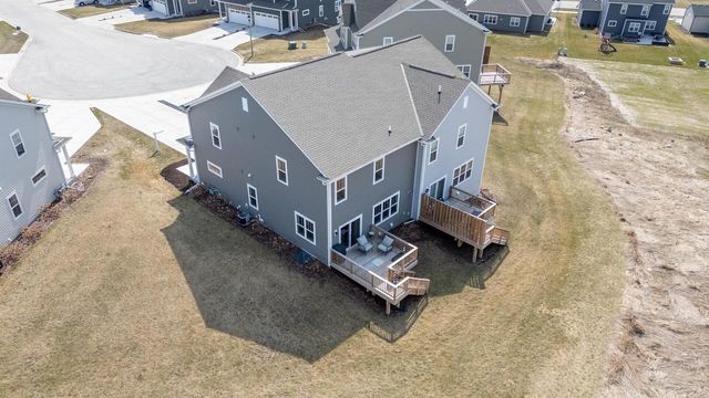 N67W25382 Breckenridge COURT, Sussex, WI 53089