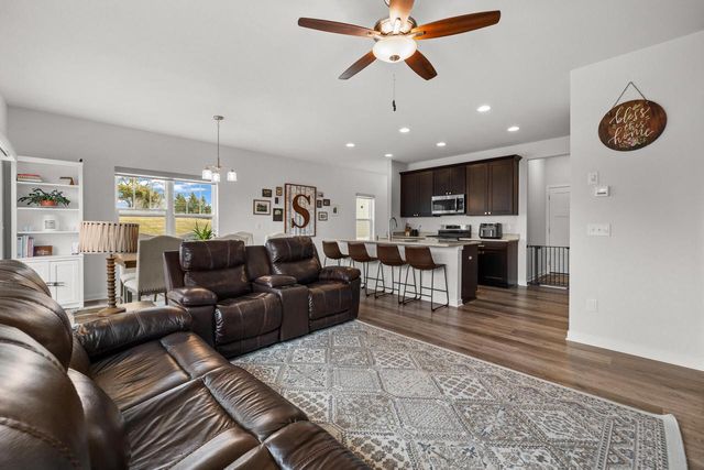 N67W25382 Breckenridge COURT, Sussex, WI 53089