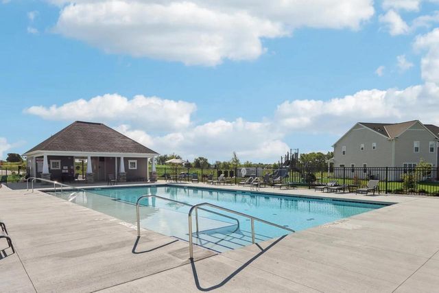 N67W25382 Breckenridge COURT, Sussex, WI 53089