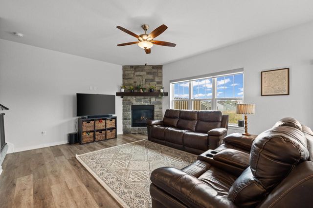 N67W25382 Breckenridge COURT, Sussex, WI 53089