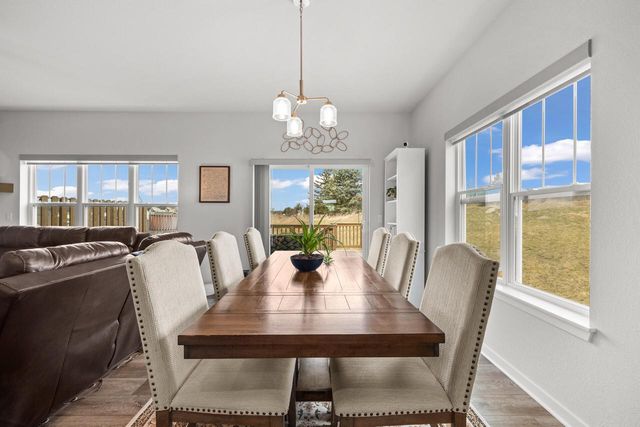 N67W25382 Breckenridge COURT, Sussex, WI 53089