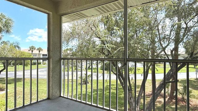 1532 SE Royal Green Cir O-201, Port St. Lucie, FL 34952
