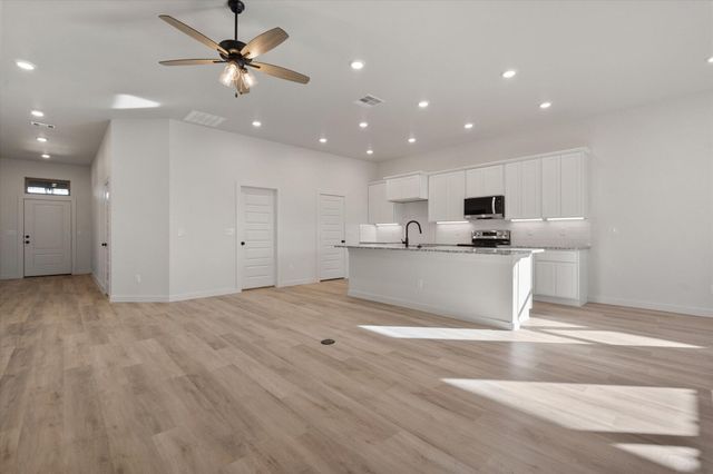 709 E 30th Street, Wolfforth, TX 79382