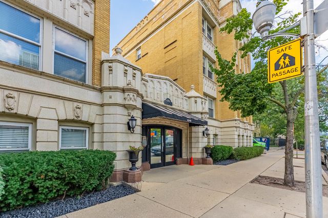 4240 N Clarendon Avenue 309N, Chicago, IL 60613