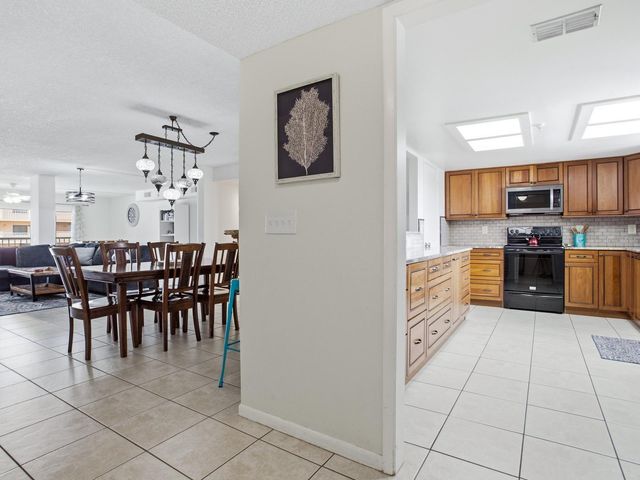 1005 GULF BOULEVARD 10, Indian Rocks Beach, FL 33785