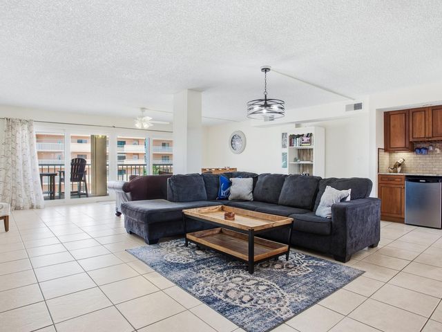 1005 GULF BOULEVARD 10, Indian Rocks Beach, FL 33785
