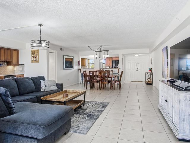 1005 GULF BOULEVARD 10, Indian Rocks Beach, FL 33785