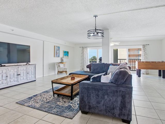 1005 GULF BOULEVARD 10, Indian Rocks Beach, FL 33785