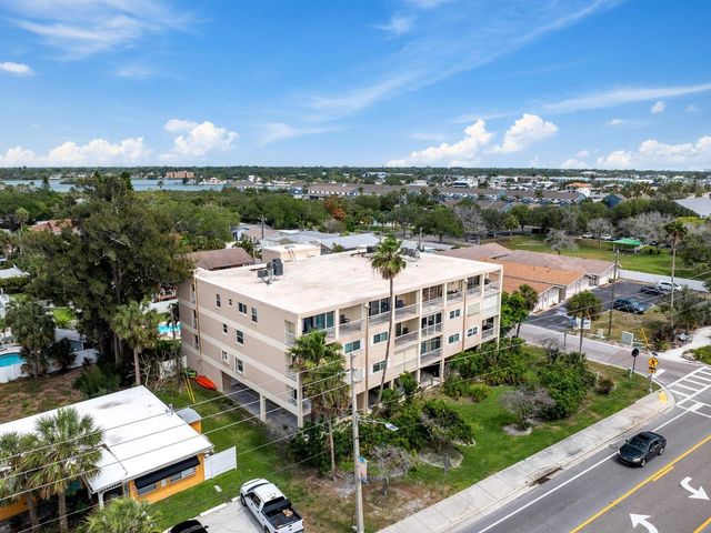 1005 GULF BOULEVARD 10, Indian Rocks Beach, FL 33785
