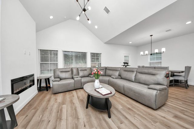 12015 Rockview Dr, Conroe, TX 77306