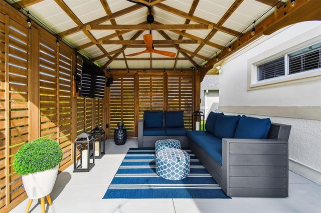 6227 GENTLE BEN CIRCLE, Wesley Chapel, FL 33544