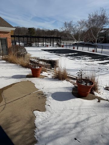 1312 MC DOWELL Road 103, Naperville, IL 60563