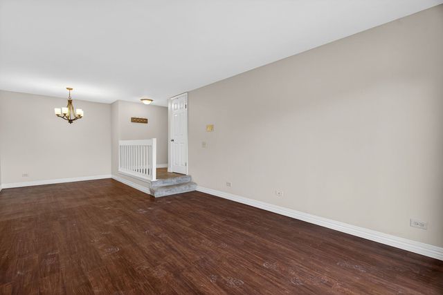 1312 MC DOWELL Road 103, Naperville, IL 60563