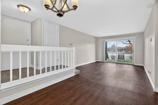 1312 MC DOWELL Road 103, Naperville, IL 60563