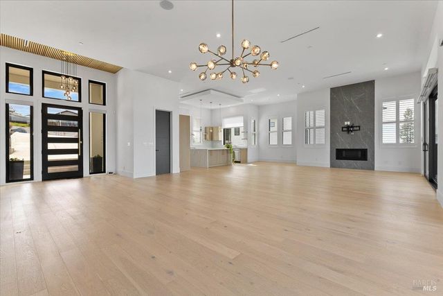 3623 Crescent Cir, Santa Rosa, CA 95403