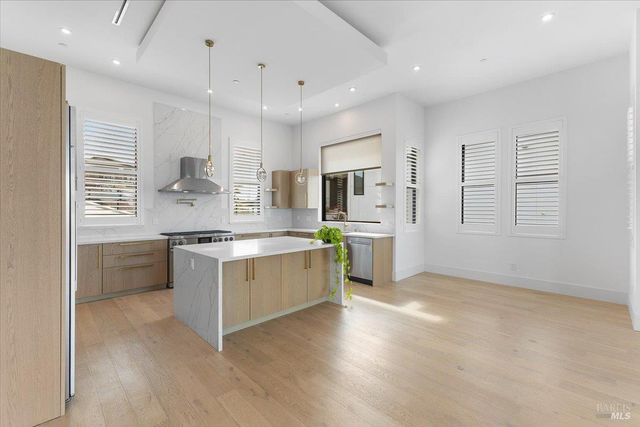 3623 Crescent Cir, Santa Rosa, CA 95403