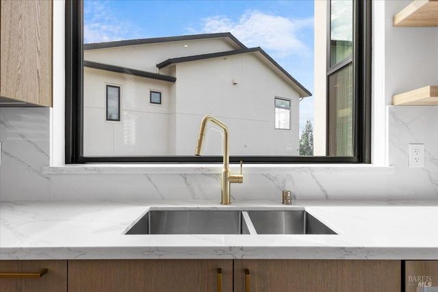 3623 Crescent Cir, Santa Rosa, CA 95403