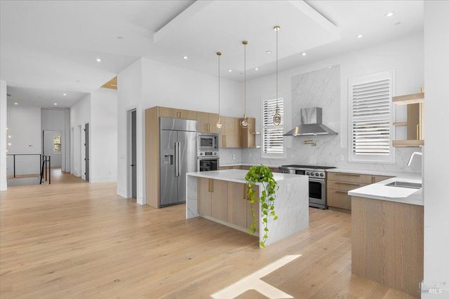 3623 Crescent Cir, Santa Rosa, CA 95403