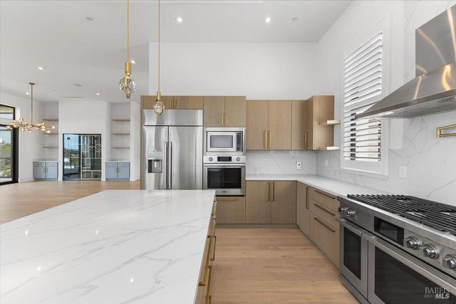 3623 Crescent Cir, Santa Rosa, CA 95403