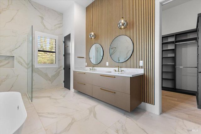 3623 Crescent Cir, Santa Rosa, CA 95403