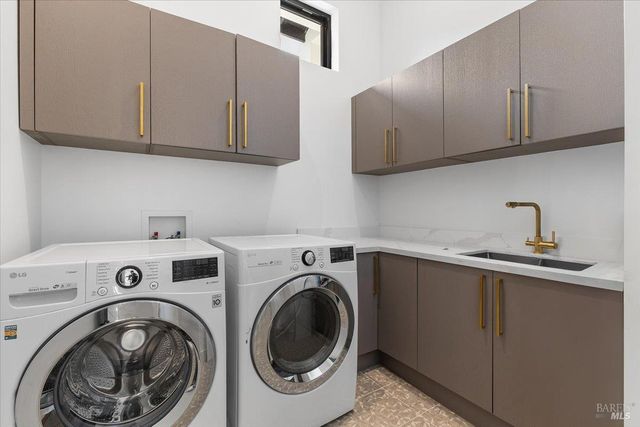 3623 Crescent Cir, Santa Rosa, CA 95403