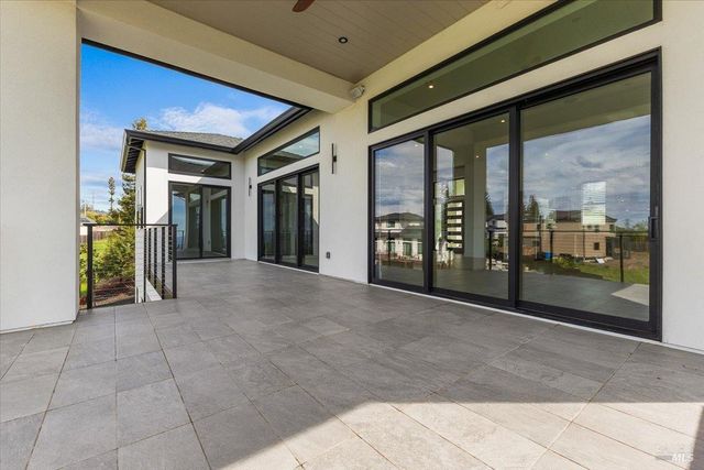 3623 Crescent Cir, Santa Rosa, CA 95403