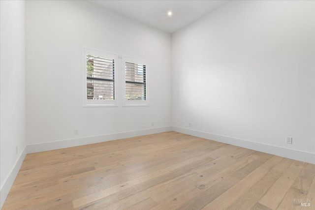 3623 Crescent Cir, Santa Rosa, CA 95403