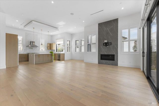 3623 Crescent Cir, Santa Rosa, CA 95403