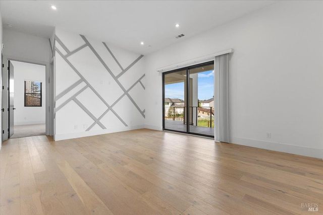 3623 Crescent Cir, Santa Rosa, CA 95403