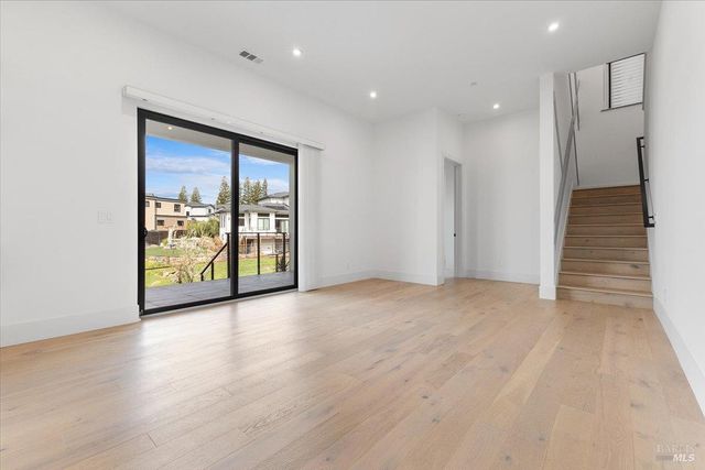 3623 Crescent Cir, Santa Rosa, CA 95403