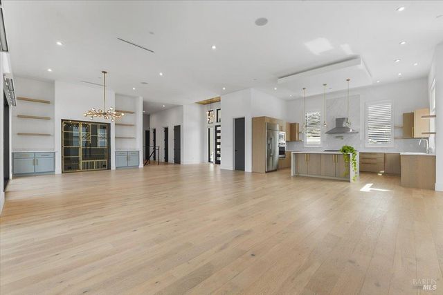 3623 Crescent Cir, Santa Rosa, CA 95403