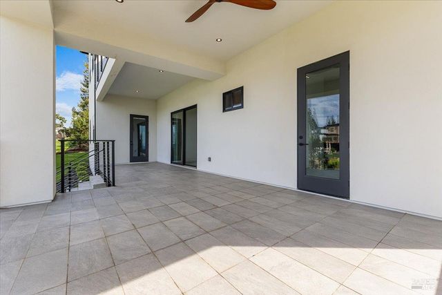 3623 Crescent Cir, Santa Rosa, CA 95403