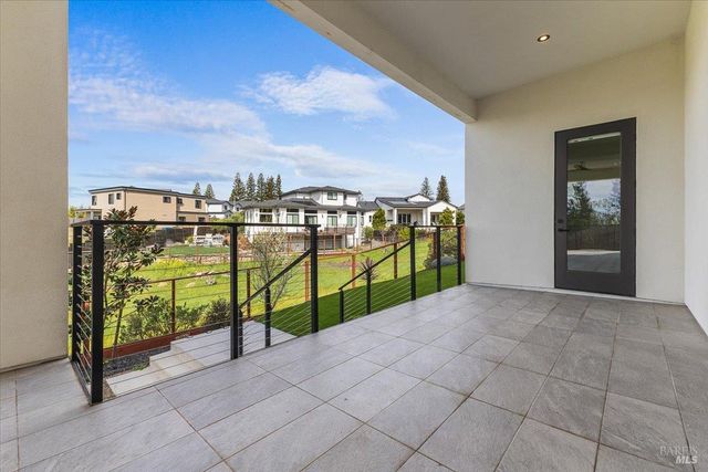 3623 Crescent Cir, Santa Rosa, CA 95403