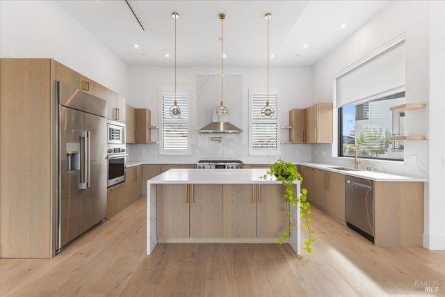 3623 Crescent Cir, Santa Rosa, CA 95403