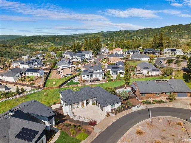 3623 Crescent Cir, Santa Rosa, CA 95403