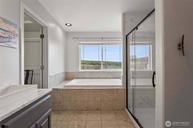 21025 NE Division .4, Soap Lake, WA 98851