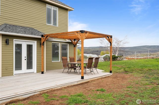 21025 NE Division .4, Soap Lake, WA 98851