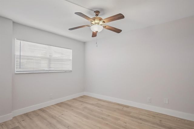 3590 Via Poinciana 501, Lake Worth, FL 33467