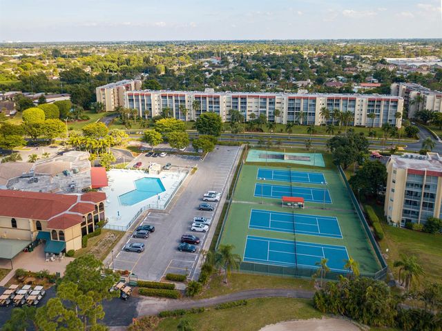 3590 Via Poinciana 501, Lake Worth, FL 33467