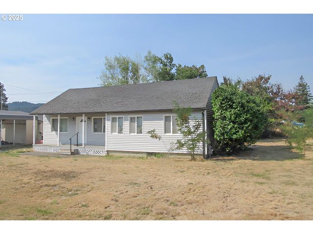 165 ROBINSON St, Sutherlin, OR 97479