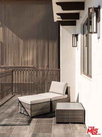 10725 Ashton Avenue 101, Los Angeles, CA 90024