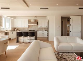 10725 Ashton Avenue 101, Los Angeles, CA 90024