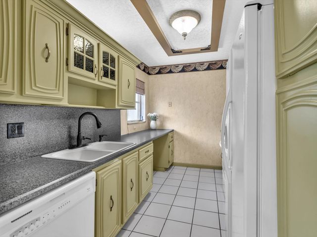 2420 NW 22nd Avenue Apt 602, Delray Beach, FL 33445