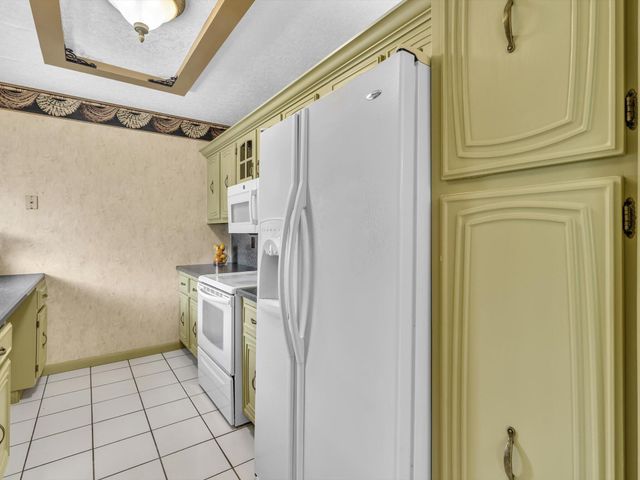 2420 NW 22nd Avenue Apt 602, Delray Beach, FL 33445