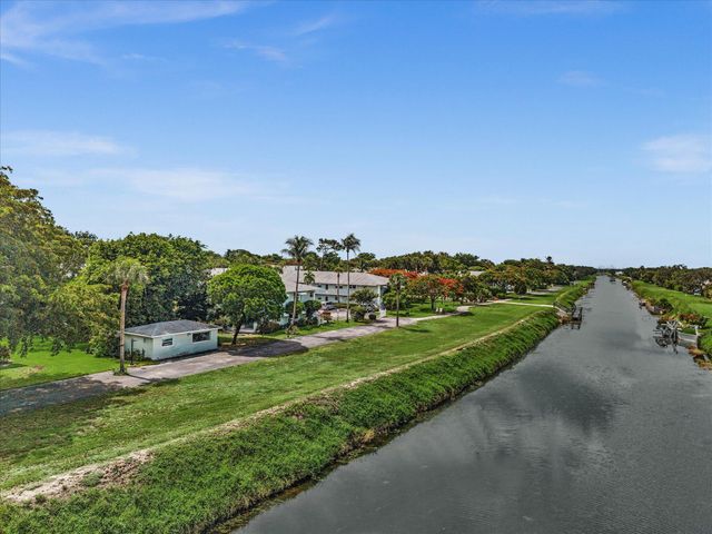 2420 NW 22nd Avenue Apt 602, Delray Beach, FL 33445