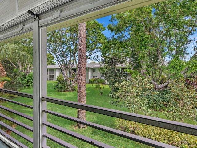 2420 NW 22nd Avenue Apt 602, Delray Beach, FL 33445